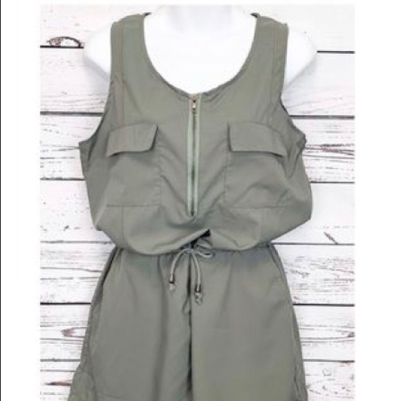 ‼️‼️‼️SOLD‼️‼️‼️‼️Olive Green Sleeveless Romper - Picture 2 of 2